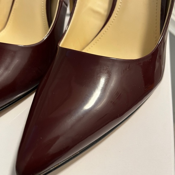 Deep Red Nine West Pumps - Picture 3 of 5